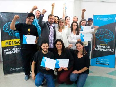 Alunos com Diploma na Mão